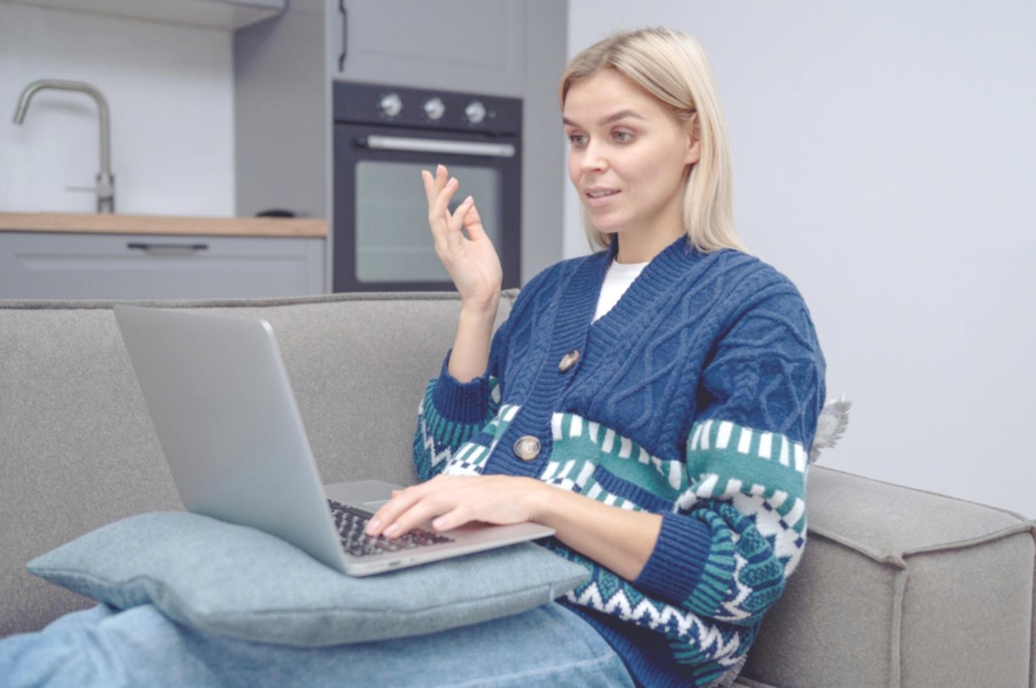 Preparazione allo studio legale con materiali e strumenti professionali