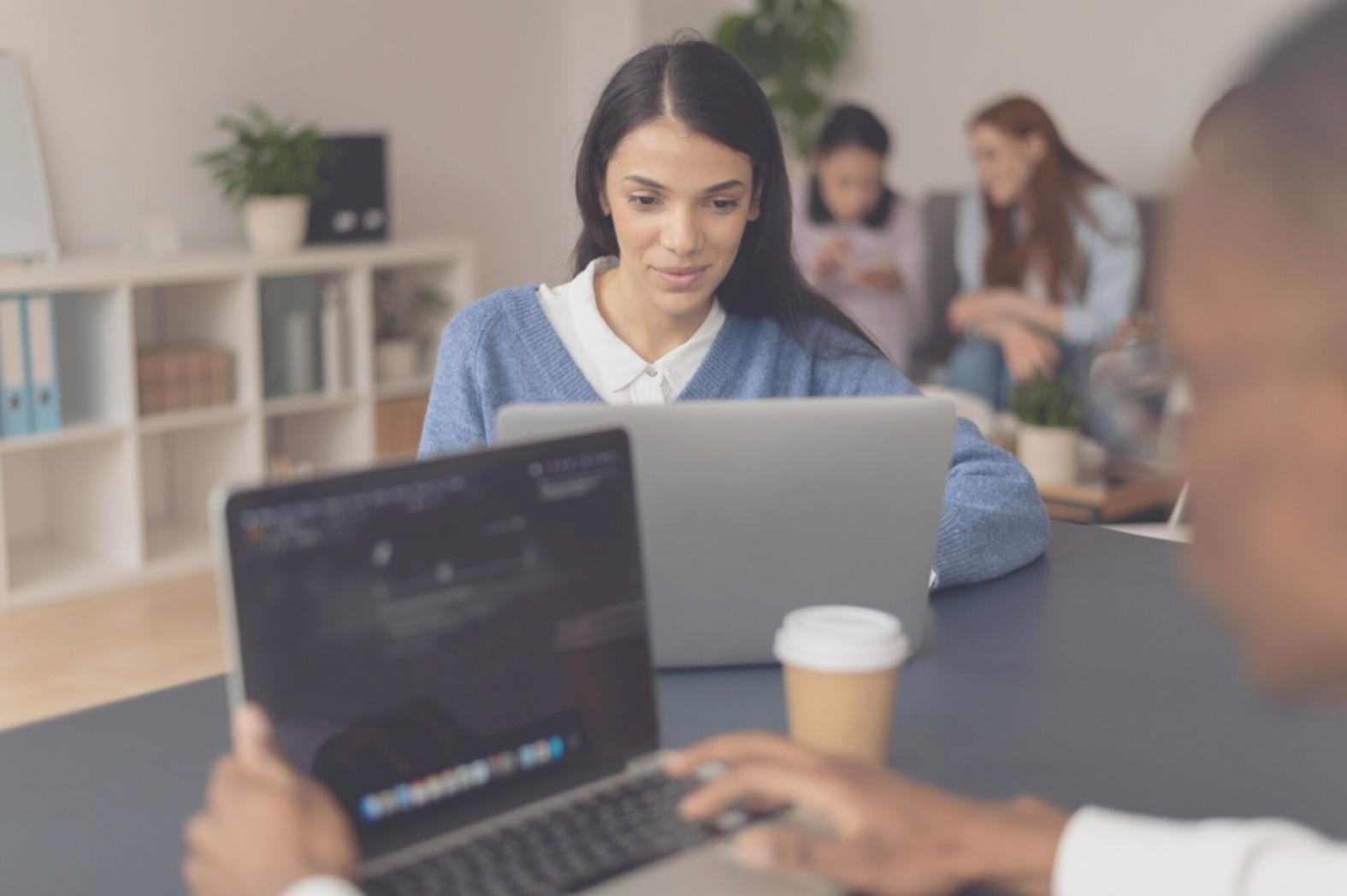 Ambiente di lavoro melanovira dove nascono progetti formativi personalizzati